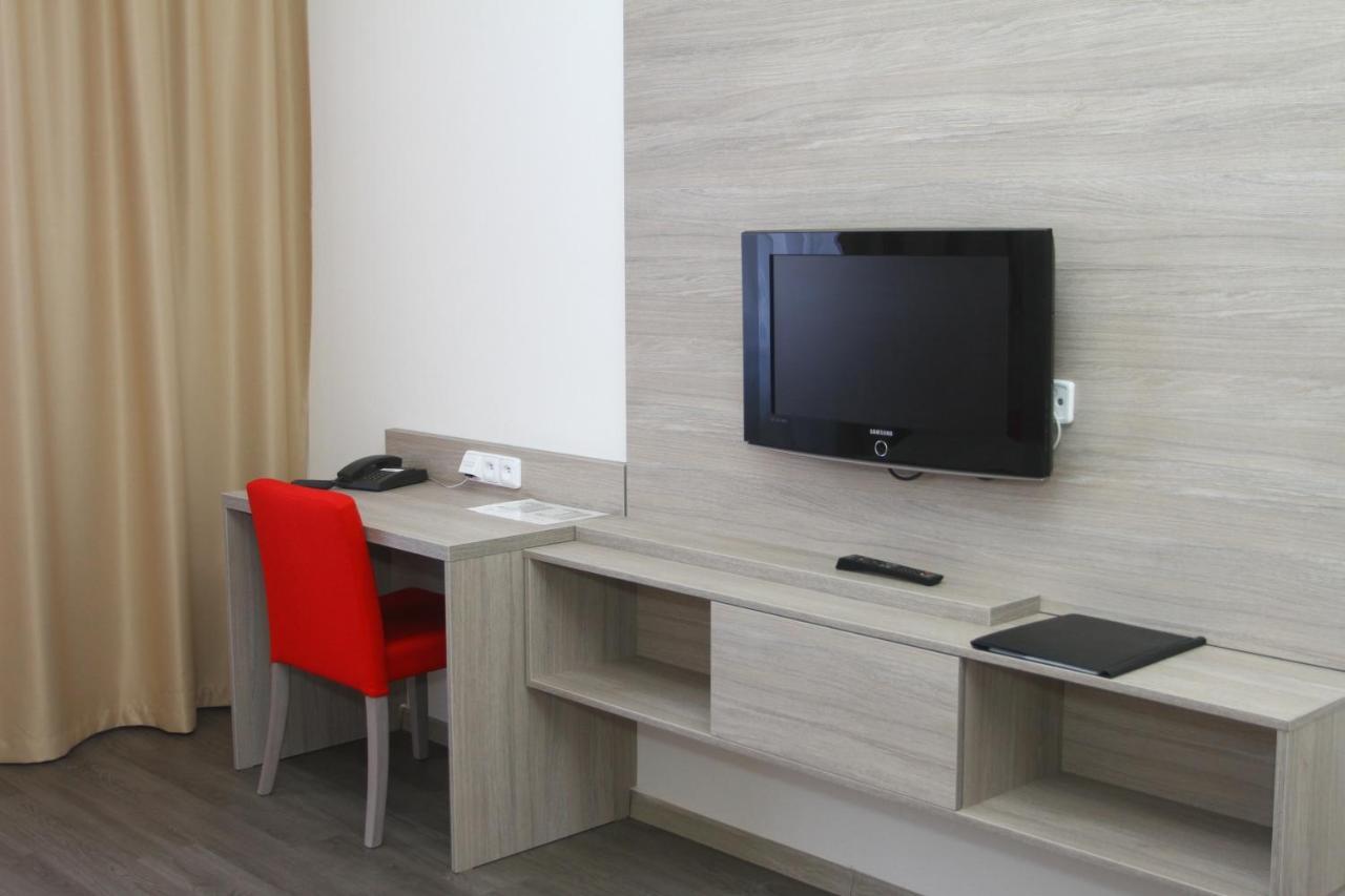Hotel Palac Elektra Острава Экстерьер фото